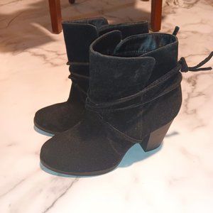 Black Lace Up Heeled Bootie